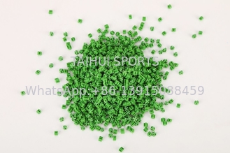Relleno de caucho de césped verde 1.3g/Cm3 Resistente a los rayos UV para campos deportivos de césped artificial