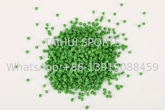Relleno de caucho de césped verde 1.3g/Cm3 Resistente a los rayos UV para campos deportivos de césped artificial